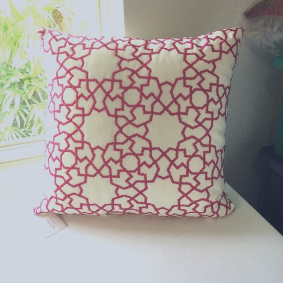 New Pottery barn outdoor pillows Embroidered, white and pink,  20 x 20. - Picture 1 of 4